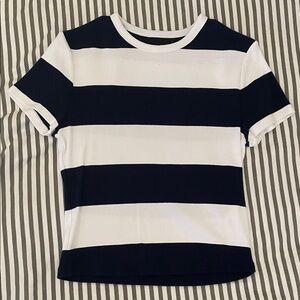 A&F essentials baby tee